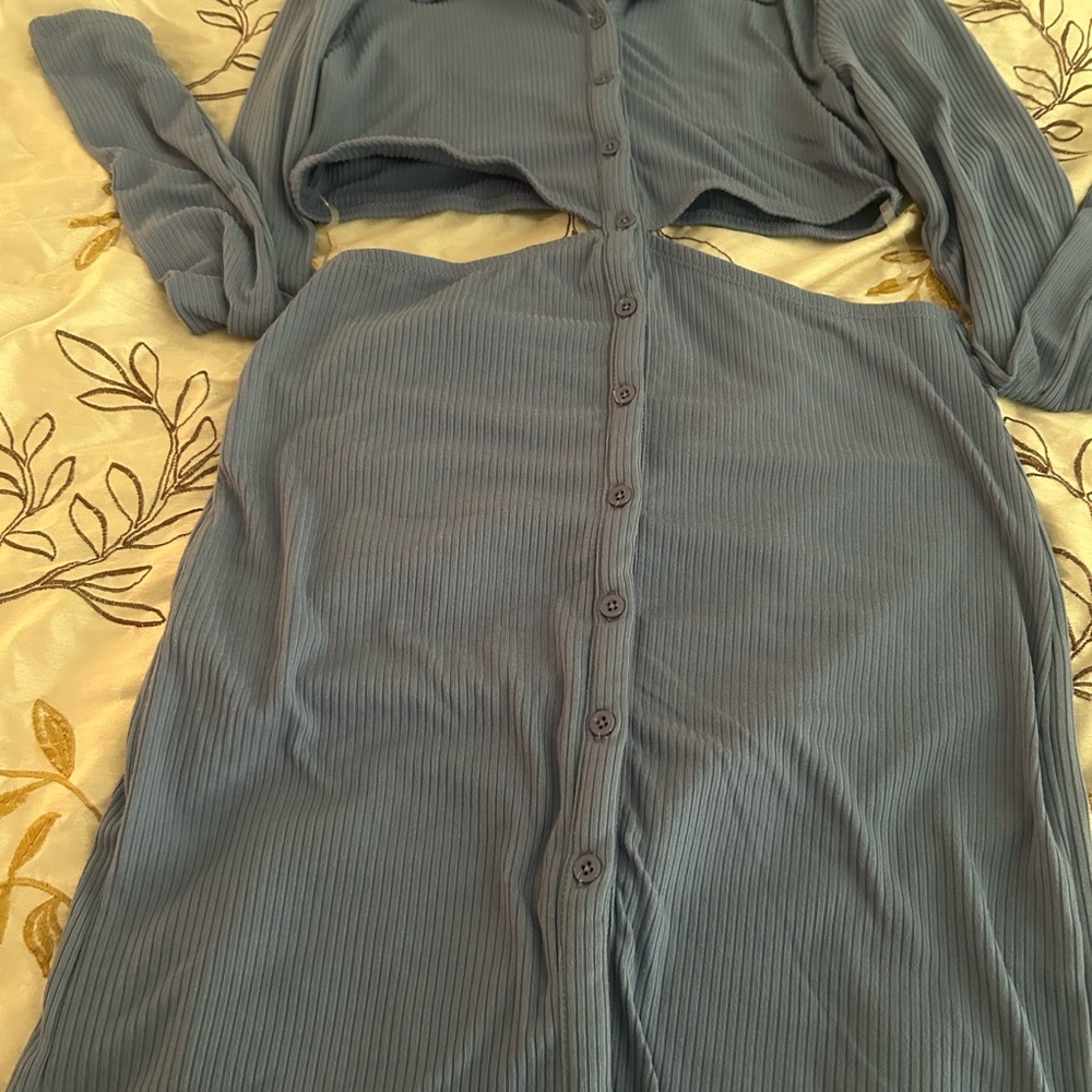 Blue Dress - Picture 3 of 7